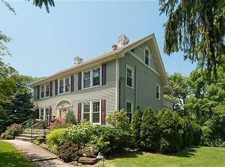 Alpine Haus Bed & Breakfast Inn Vernon Exterior photo