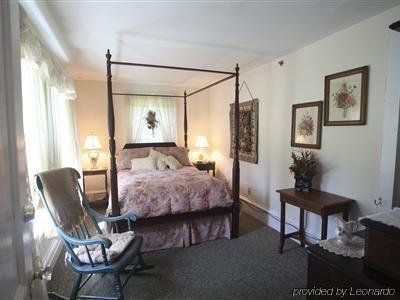 Alpine Haus Bed & Breakfast Inn Vernon Room photo