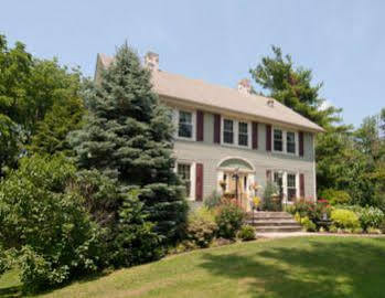 Alpine Haus Bed & Breakfast Inn Vernon Exterior photo